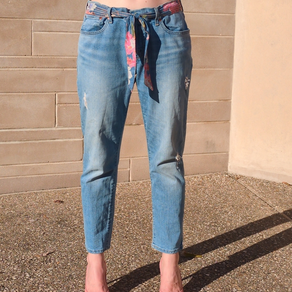 Only You™ Boyfriend Jeans with Floral Tie Belt One-of-a-kind Relaxed Fit